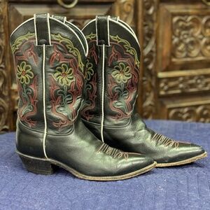 Justin  Vintage embroidered women’s boots size 8.5